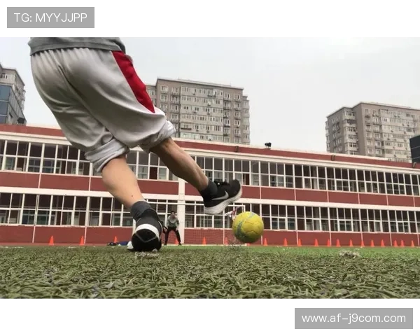 基于校园足球的守门员专项训练体系构建与实施策略研究及实践路径探析 基于校园足球的守门员专项训练体系构建与实施策略研究及实践路径探析