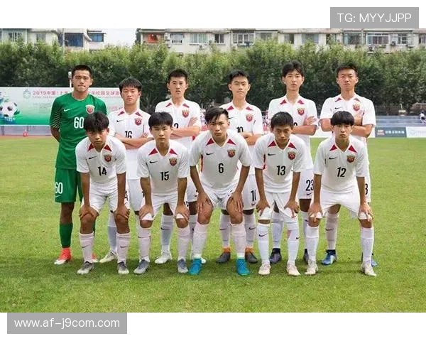 聚焦仕乐男士内裤演绎绿茵足球激情与舒适运动魅力探索之旅新篇章